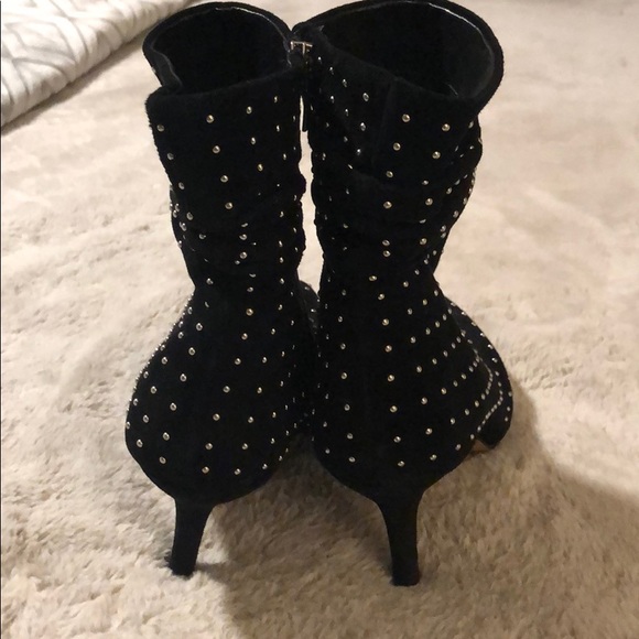 VINCE CAMUTO ABRIANNIE STUDDED SLOUCH BOOTIE - Picture 3 of 7